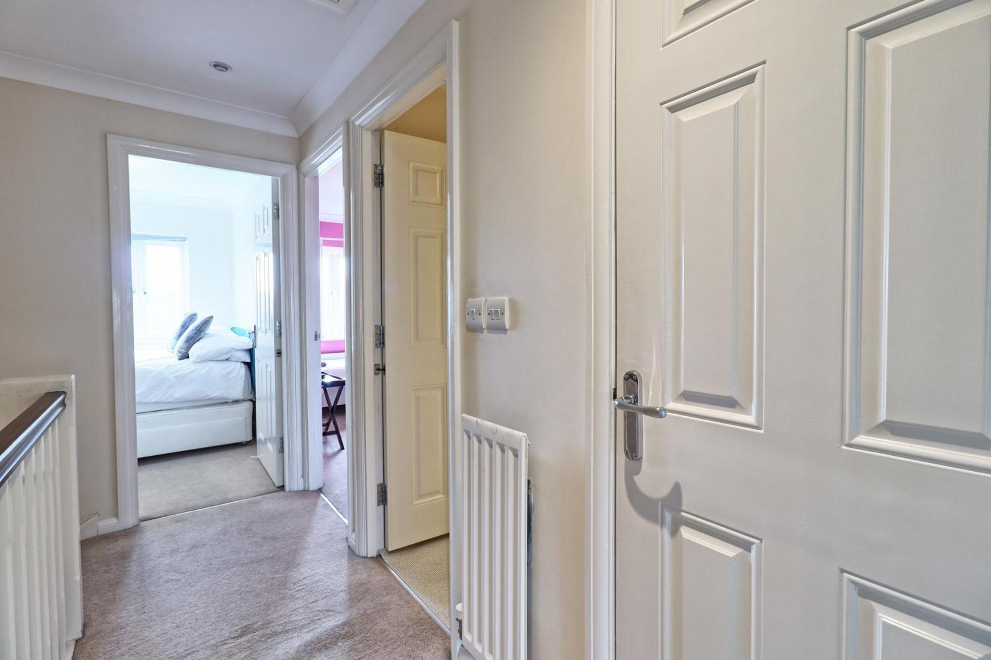By Buildersbeds - Paignton House 4 Bedrooms Harold Wood Esterno foto