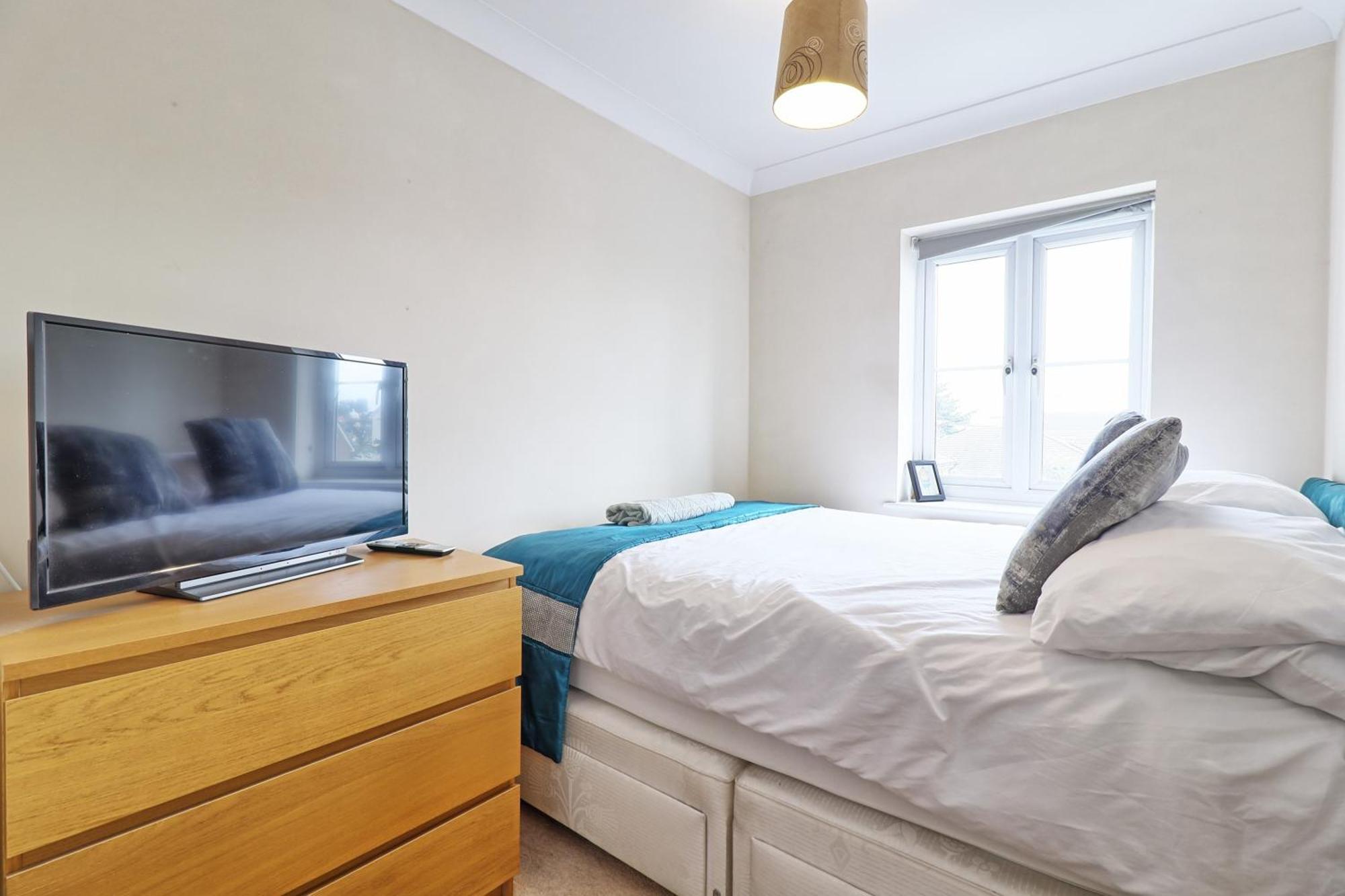 By Buildersbeds - Paignton House 4 Bedrooms Harold Wood Esterno foto