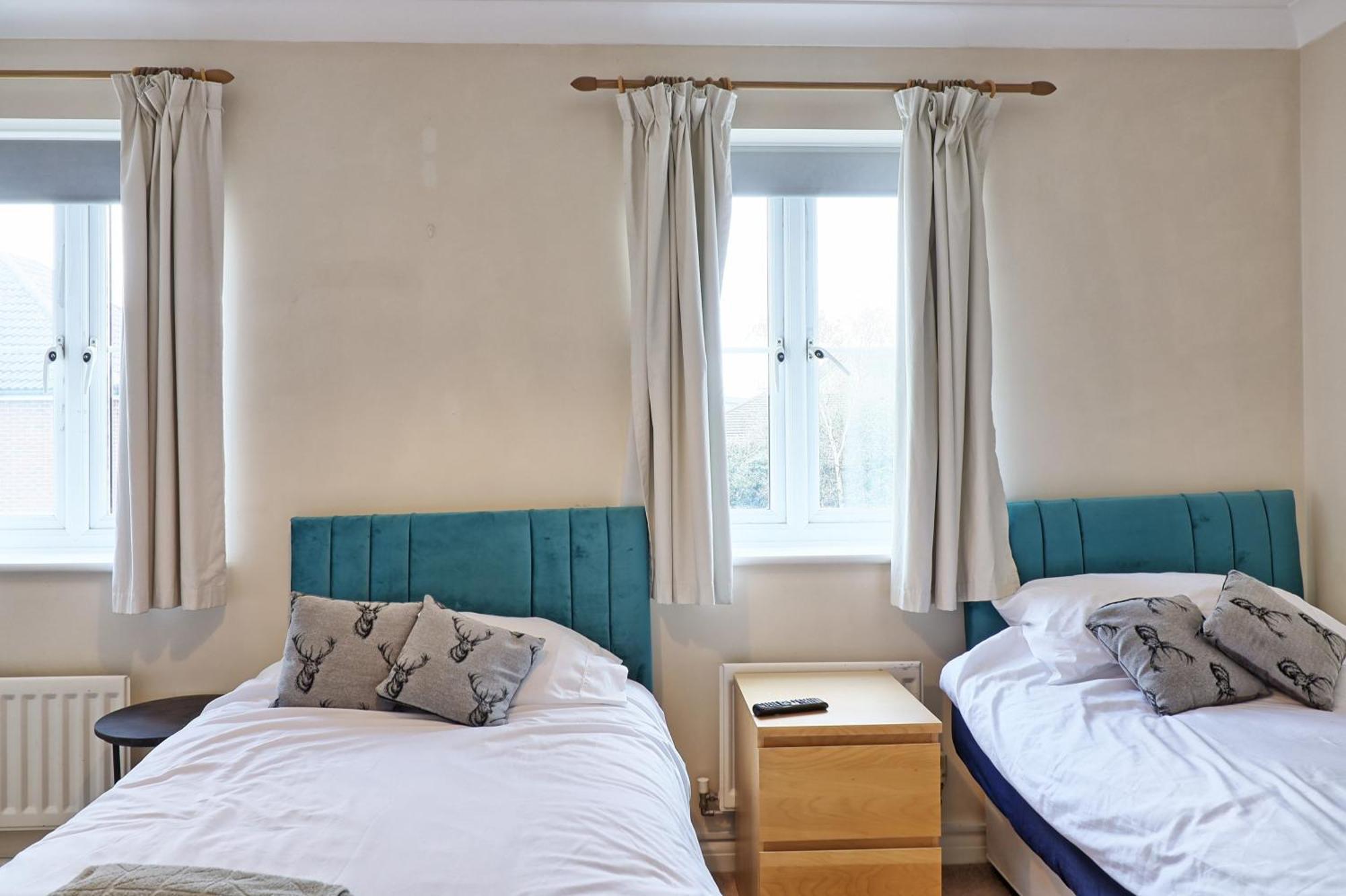 By Buildersbeds - Paignton House 4 Bedrooms Harold Wood Esterno foto