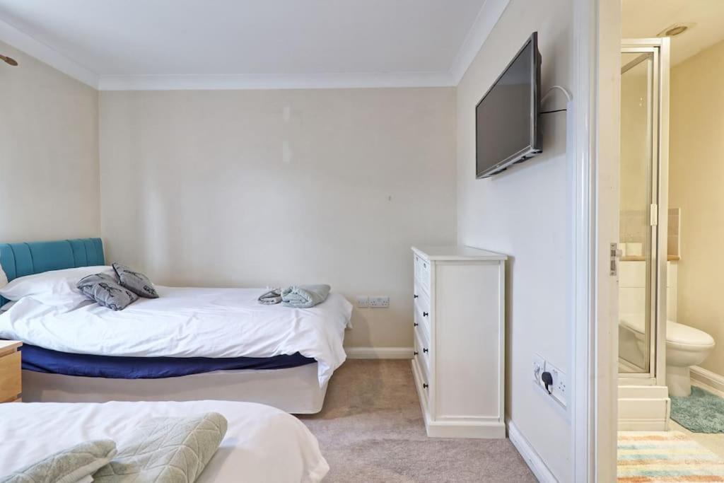 By Buildersbeds - Paignton House 4 Bedrooms Harold Wood Esterno foto